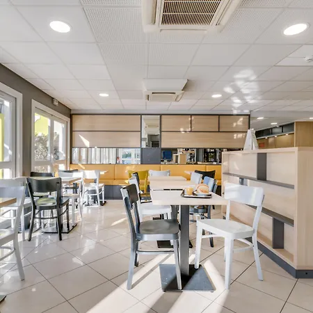 Hotel Puget-sur-argens 2*