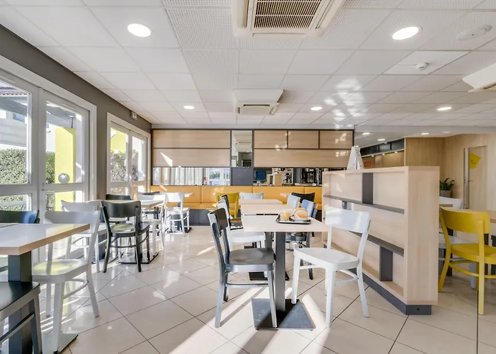 Hotel Puget-sur-argens 2*